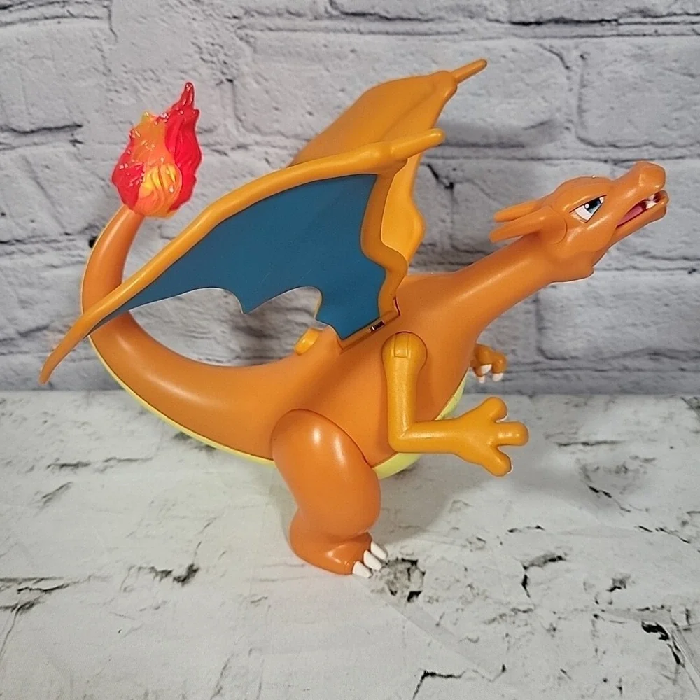 Pokémon Charizard Deluxe Action Figure Lights Sounds Motion Jazwares- No Shooter